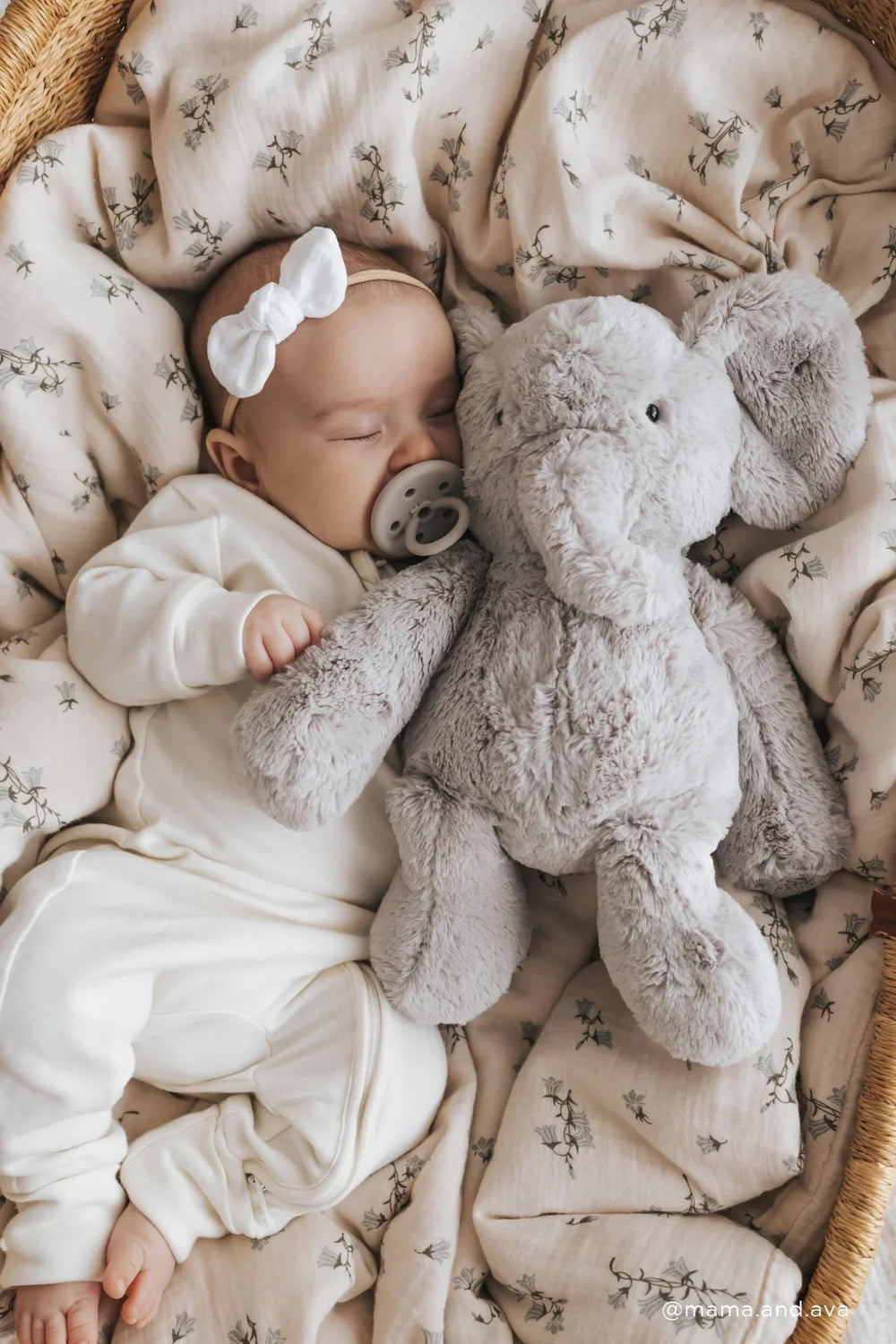 Peluche Olive Éléphant Snuggle Bunnies Gris Mlle et Coco