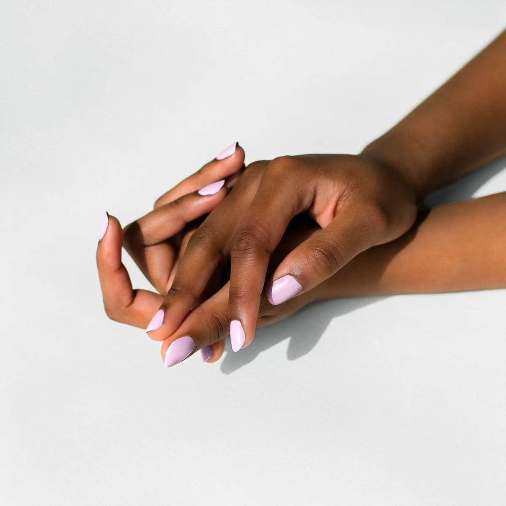 Vernis à ongles Végane de la compagnie Bkind, un lilas rosé. Kikini