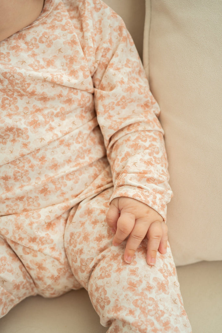 pyjama une-pièce fleuri rose bonnet manches longues Fixoni vêtement 