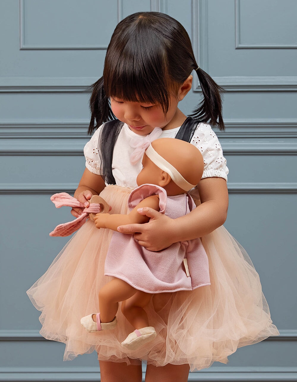 Ensemble robe rose avec souliers et accessoire pour poupée LullaBaby 35.5 cm