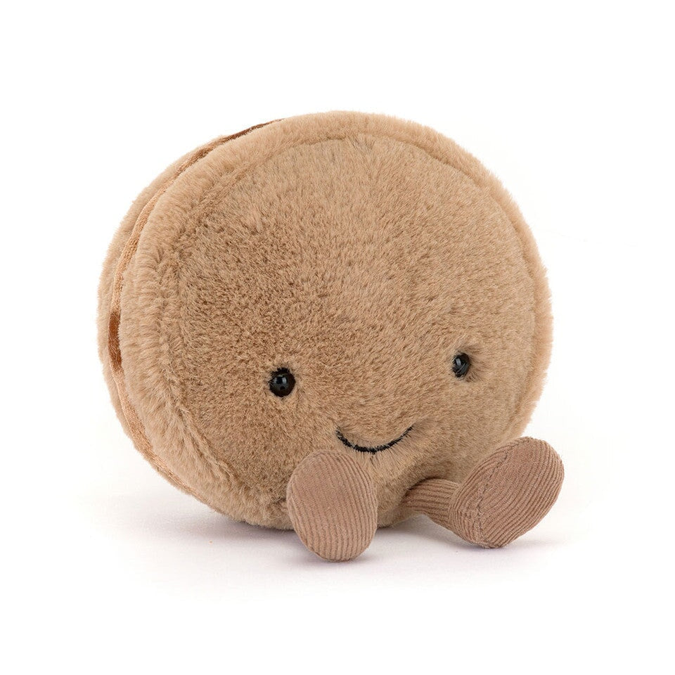 Mona le Macaron de Jellycat est une peluche douce et adorable. 