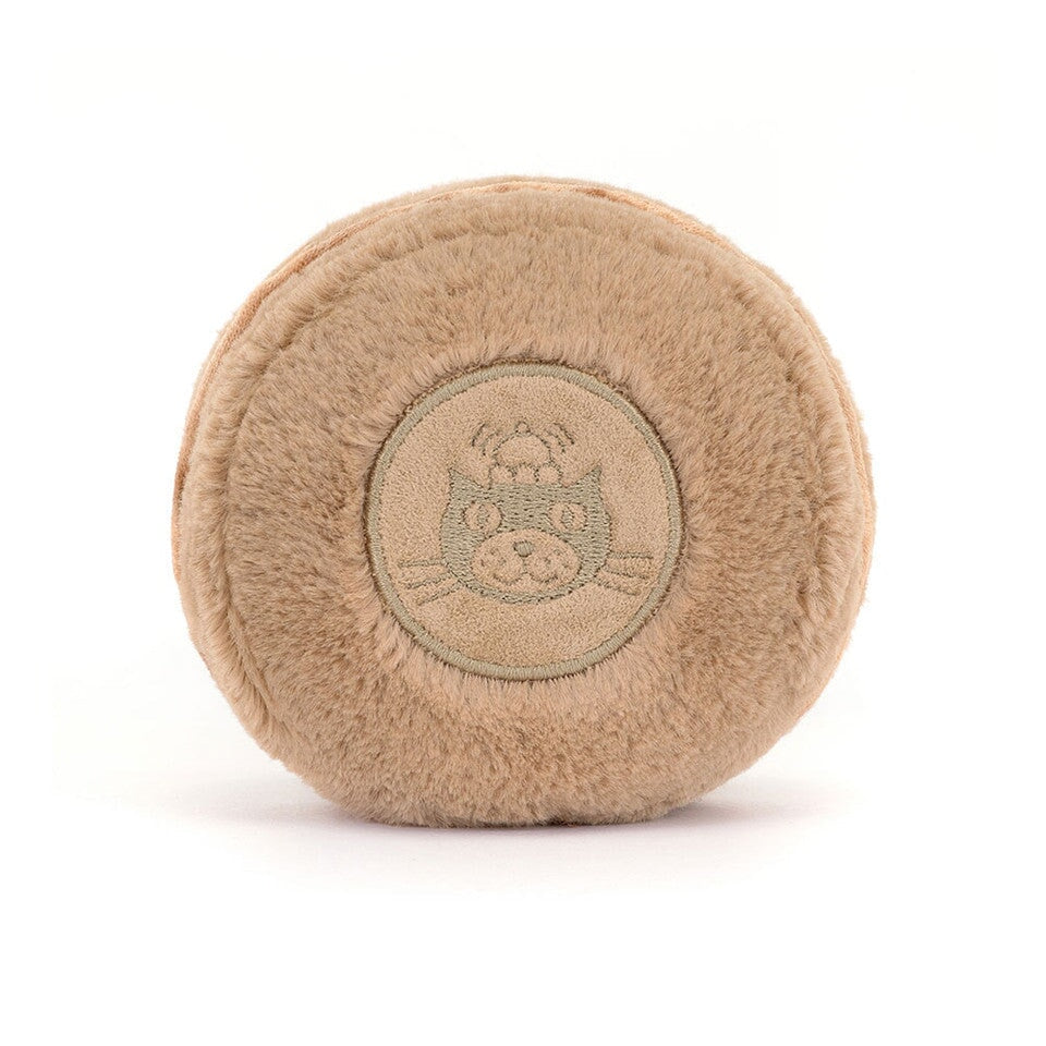 Mona le Macaron de Jellycat est une peluche douce et adorable. 