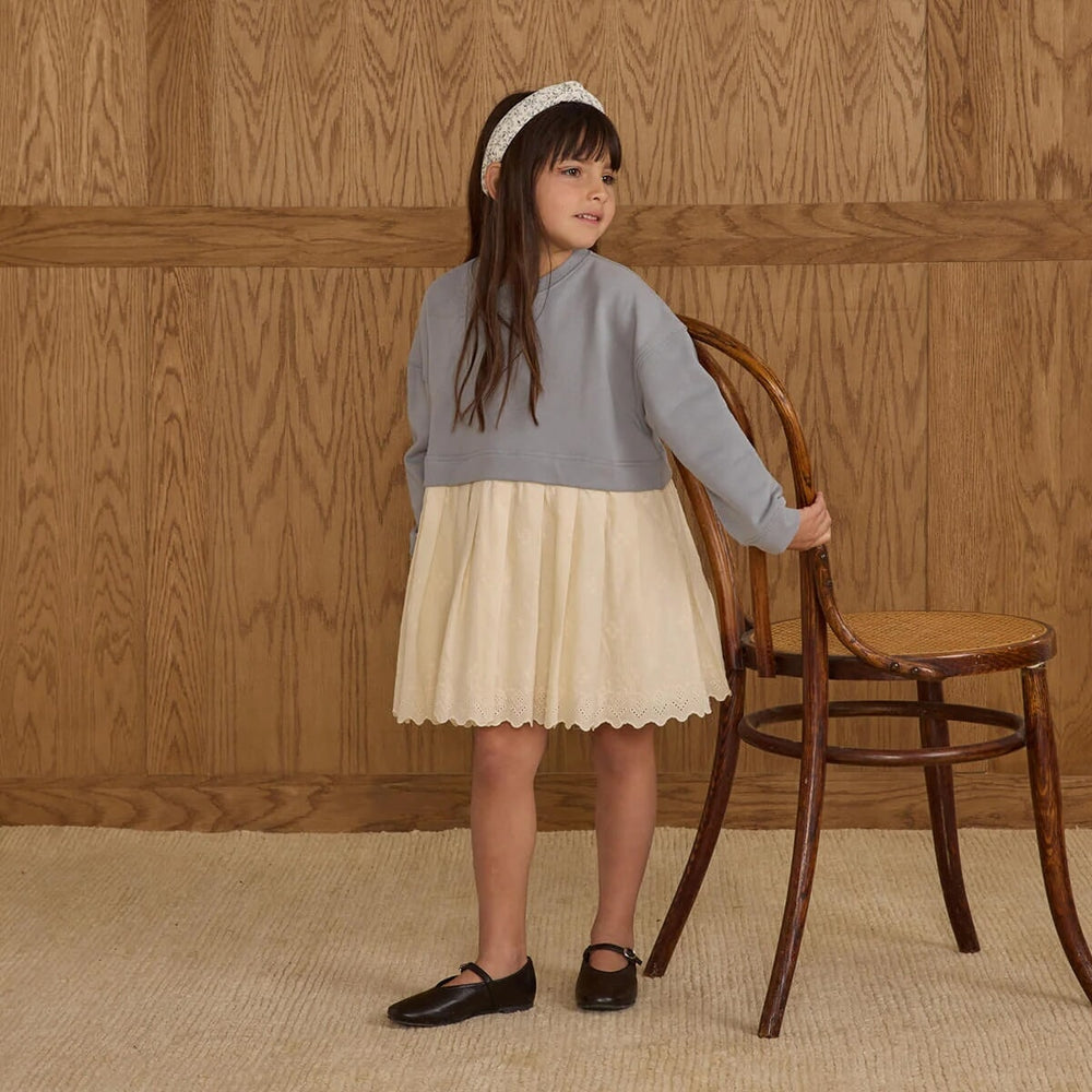 Robe pull Bleu acier et crème Rylee + Cru 