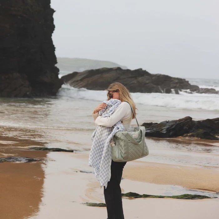 Sac à couche coton biologique imperméable sauge Avery Row Mlle et Coco
