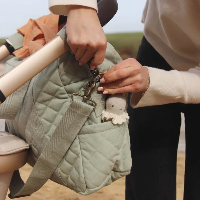 Sac à couche coton biologique imperméable sauge Avery Row Mlle et Coco