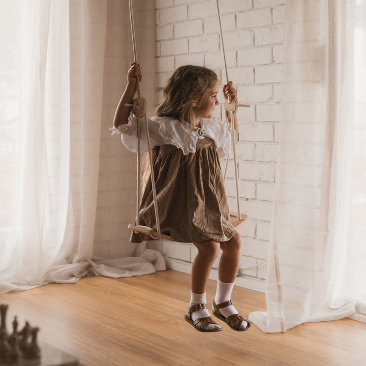Balançoire en bois pour enfant Kinderfeets Mlle et Coco