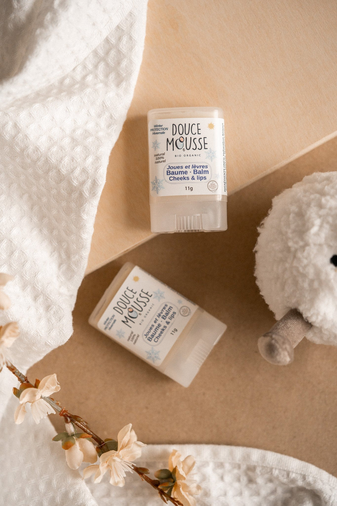 Douce mousse protecteur lèvres joues naturel produit bébé enfant