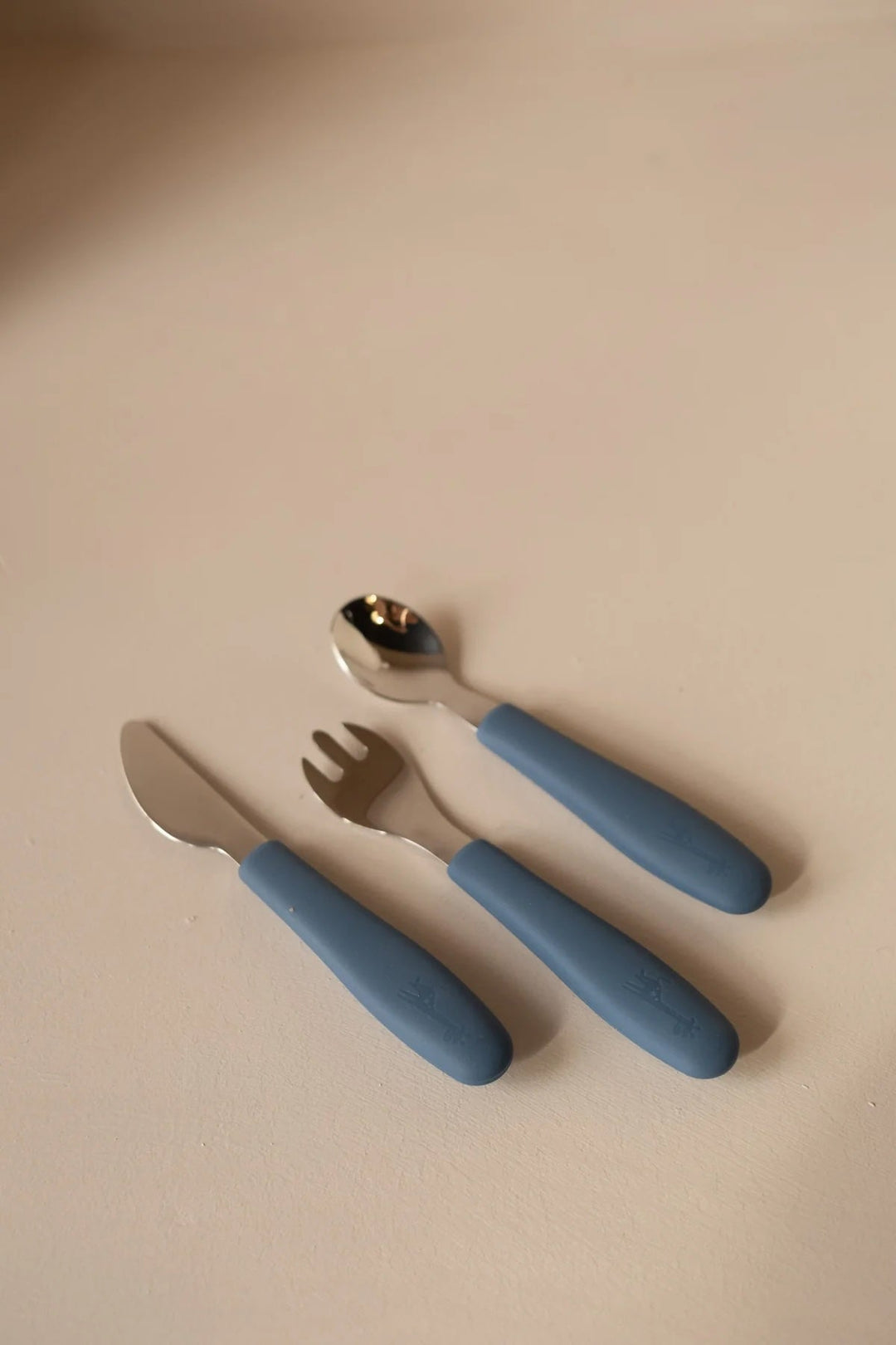 Ensemble d’ustensiles pour enfants acier inoxydable et silicone alimentaire 