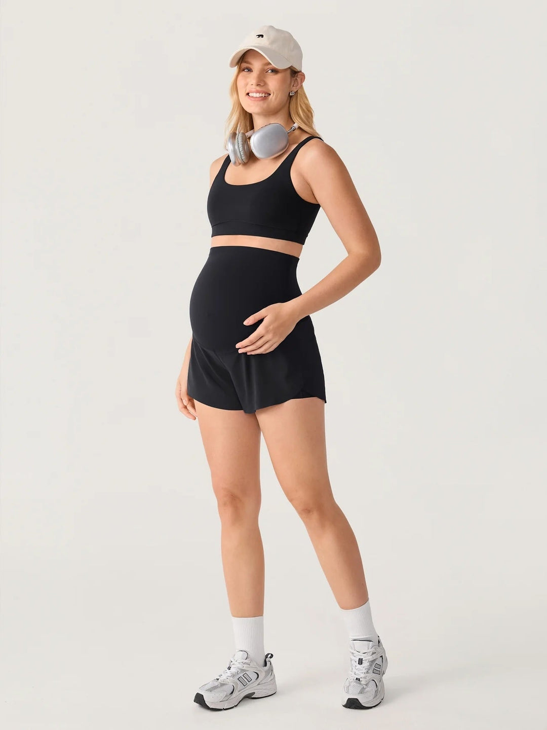 Short dauphin de maternité Bloomove - avec poches intérieures noir Momanda Mlle et Coco