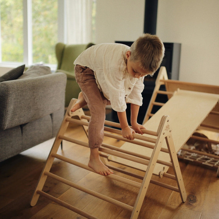 Gymnase Pikler Rampe et toboggan en bois Kinderfeets Mlle et Coco