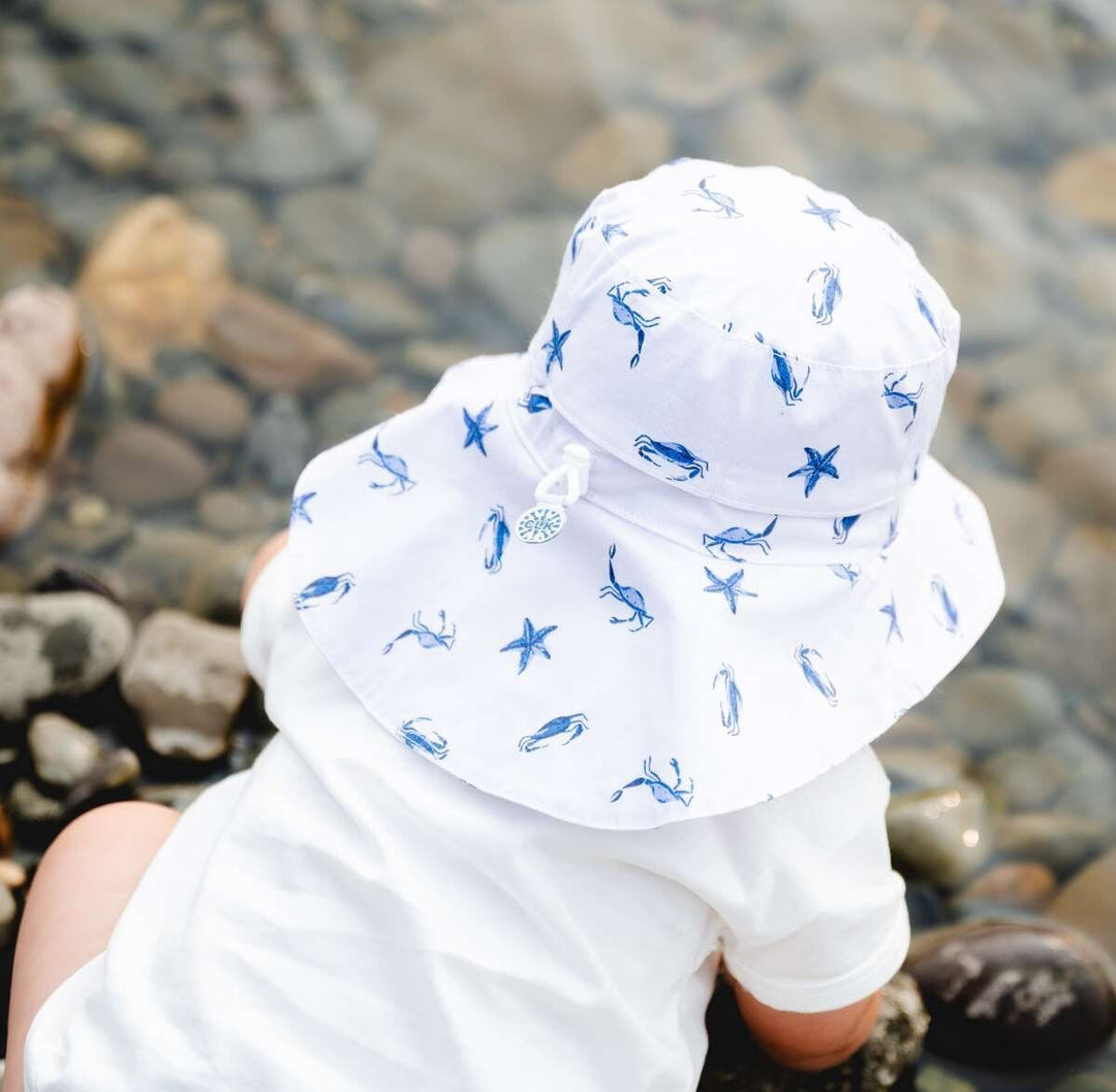 Chapeau de soleil UV blanc motif crabes Calikids Mlle et Coco