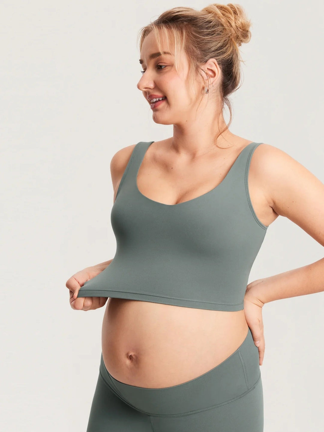 Camisole courte maternité et allaitement Natrelax gris sauge Momanda Mlle et Coco