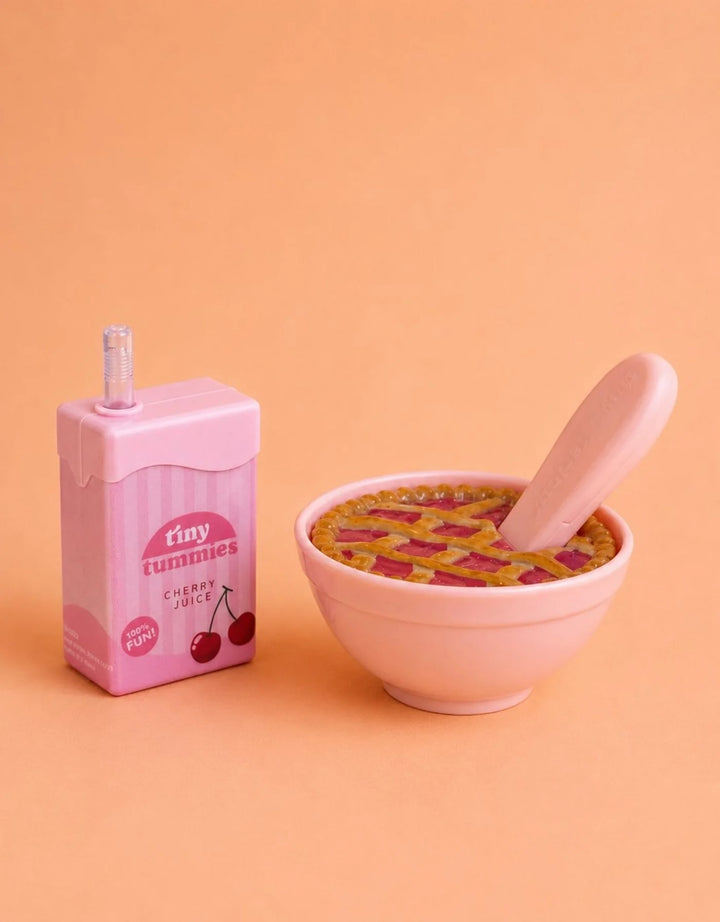Accessoire pour poupée tarte à la cerise et boite de jus
