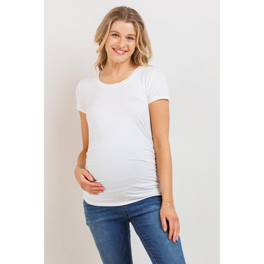 T-shirt maternités cotés froncées, un classique pour votre garde-robe de Hello Miz