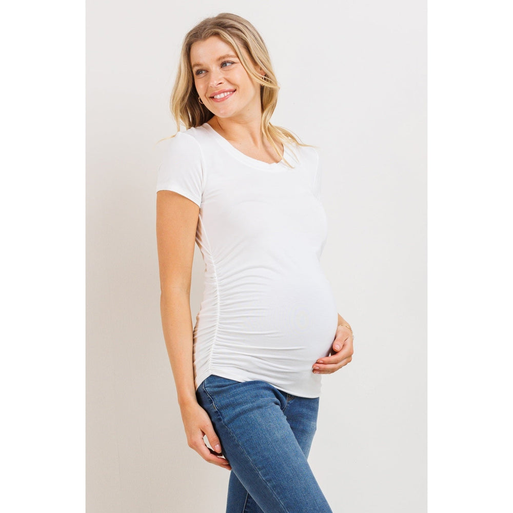 T-shirt maternités cotés froncées, un classique pour votre garde-robe de Hello Miz
