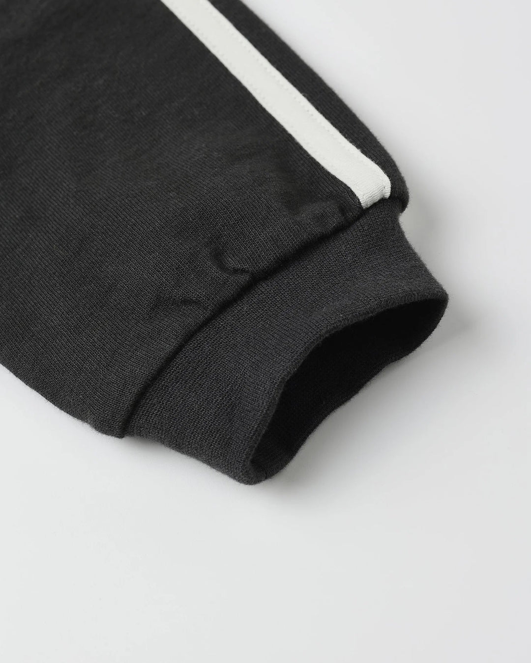 T-shirt à manches longues en jersey noir Rylee + Cru Mlle et Coco