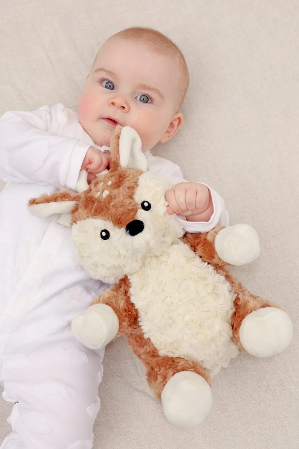Peluche musicale et lumineuse Lovelight Finley faon Cloud B Mlle et Coco
