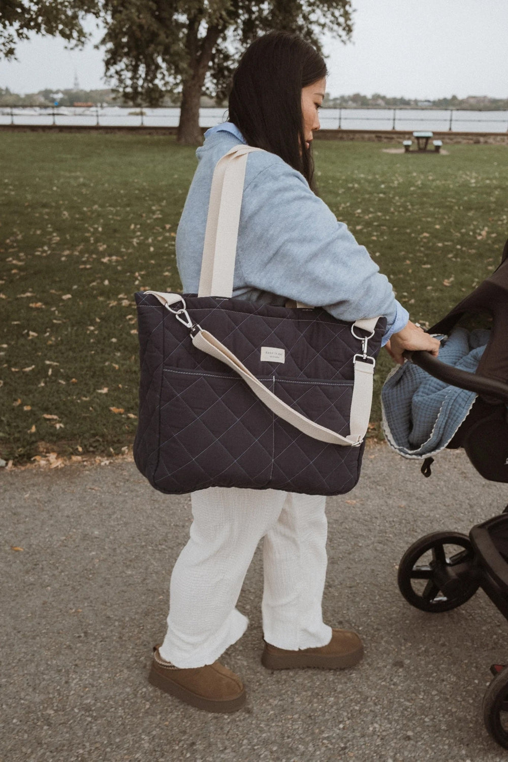 Dans le sac couches marine MAMA Mlle et Coco