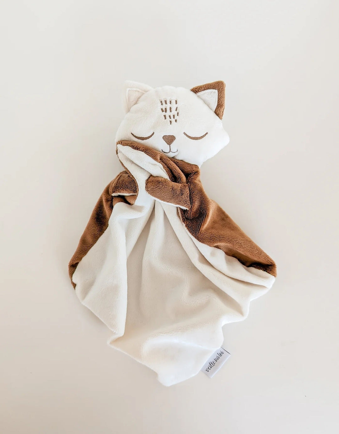 doudou toutou chat Sammy endormi tacheté Mlle et Coco