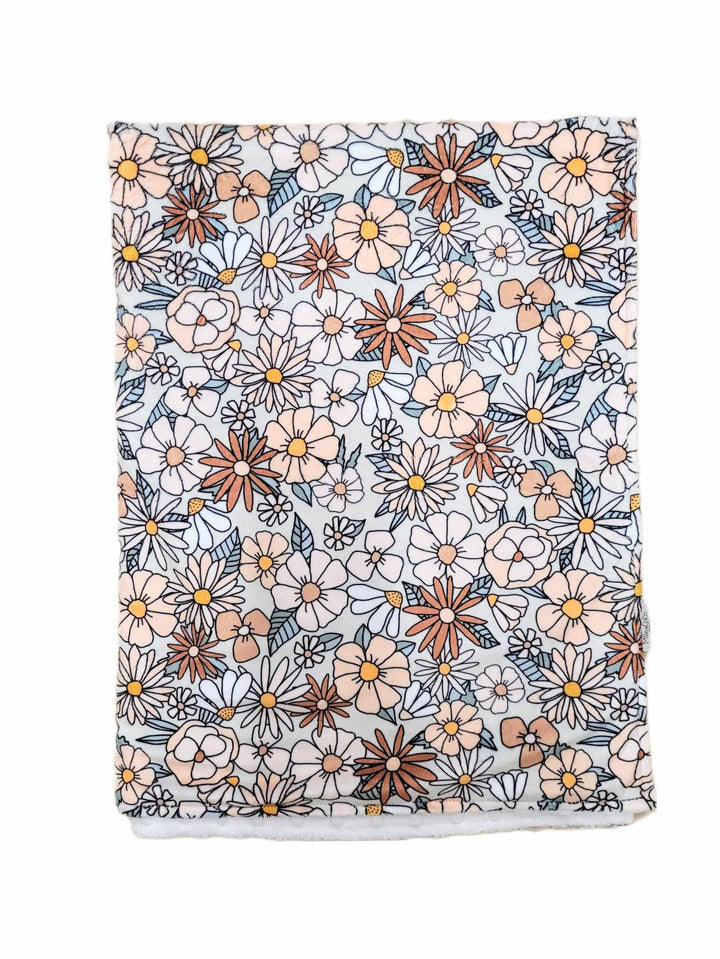 fleurs rétro sur fond sauge doudou oops compagnie québécoise