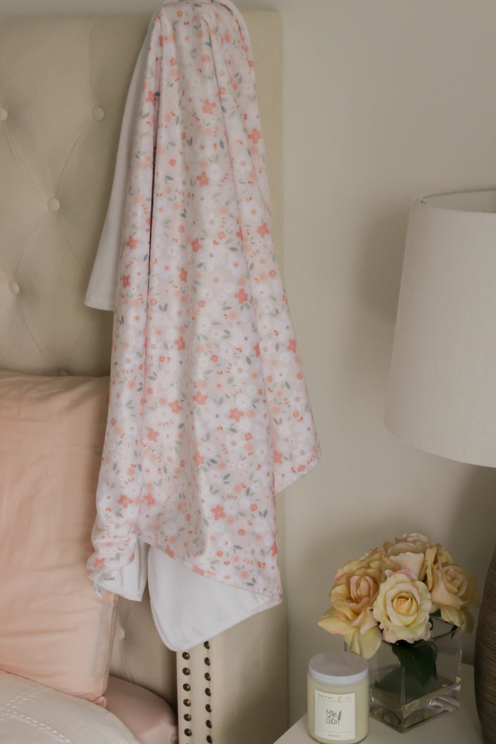 Couverture Minky délicatesse floral blush Mlle et Coco exclusivité