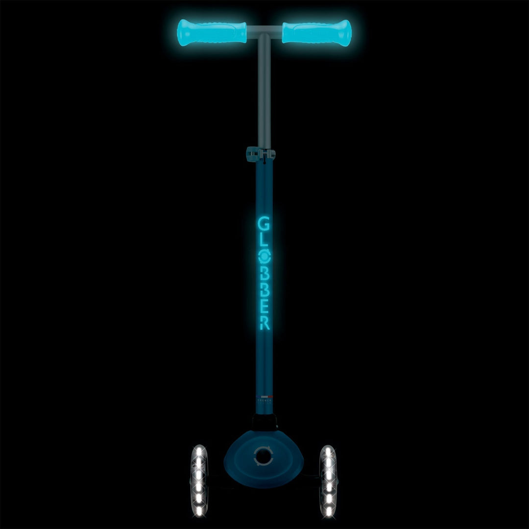Trottinette à 3 roues phosphorescente avec lumières bleu Globber Mlle et Coco