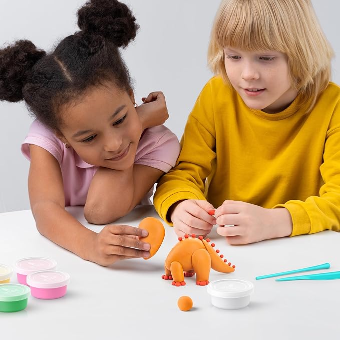 ensemble de modellage argile de dinos pour enfant Hey Clay Mlle et Coco