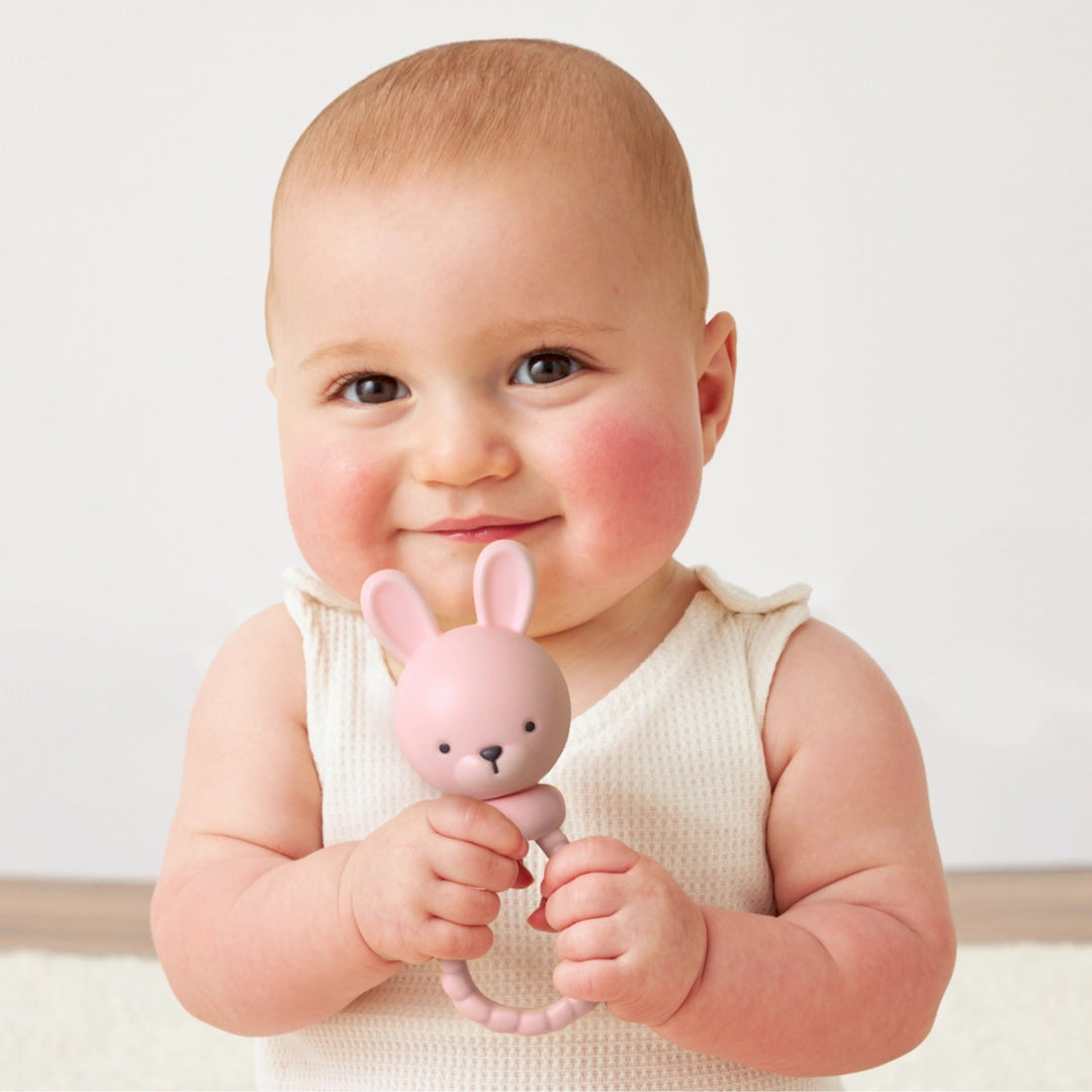 hochet jouet lapin rose Itzy Ritzy dentition Mlle et Coco
