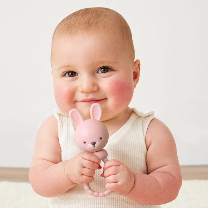 hochet jouet lapin rose Itzy Ritzy dentition Mlle et Coco