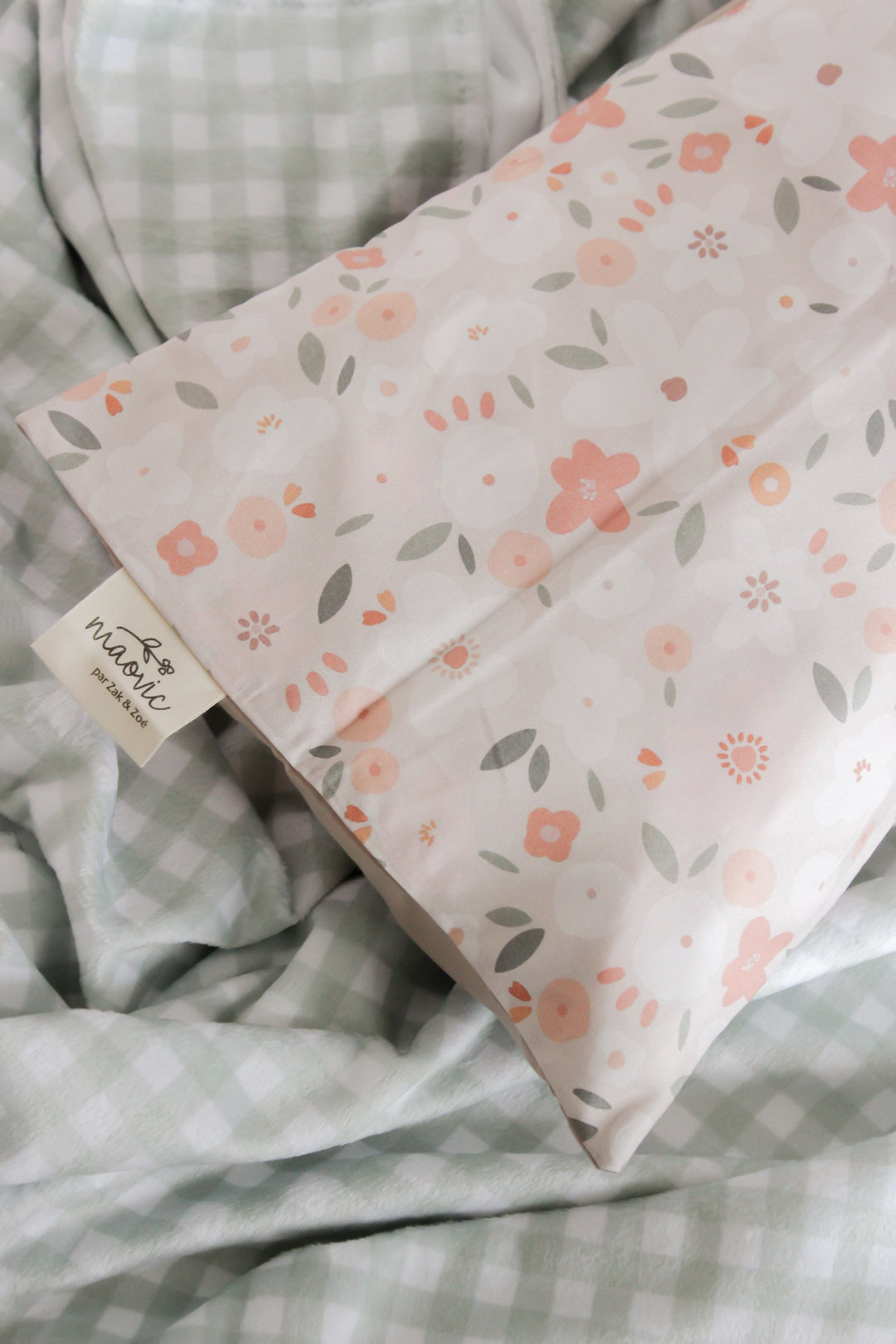 housse oreiller délicatesse floral blush Maovic Mlle et Coco