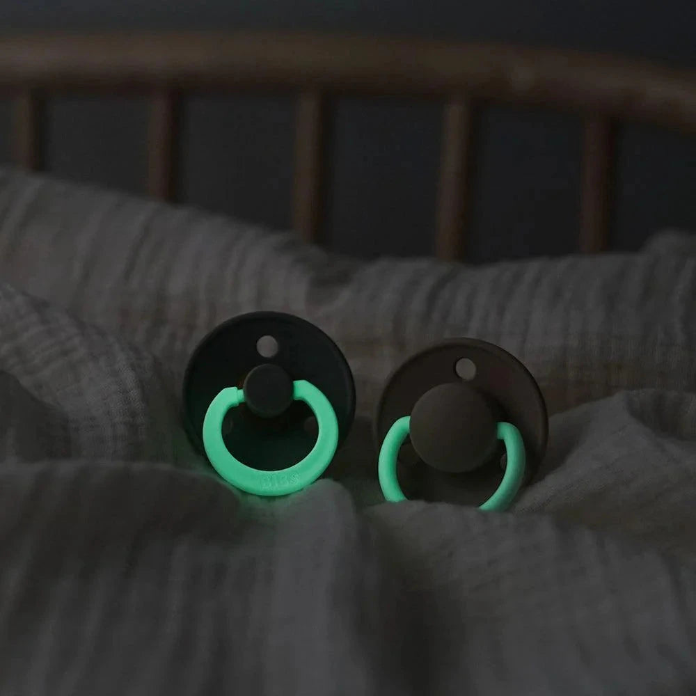 Suce pacifier anatomique (Paquet de 2) - sauge et iron phosphorescent - Bibs Accessoires bébés Bibs 