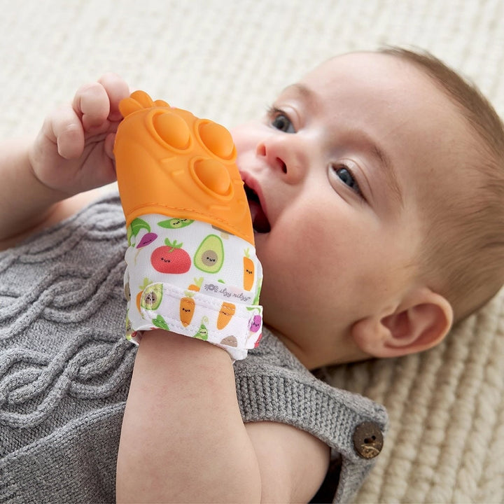 Mitaine de dentition en silicone pop it - Légumes - Itzy Ritzy Jouet/jeux Itzy Ritzy 