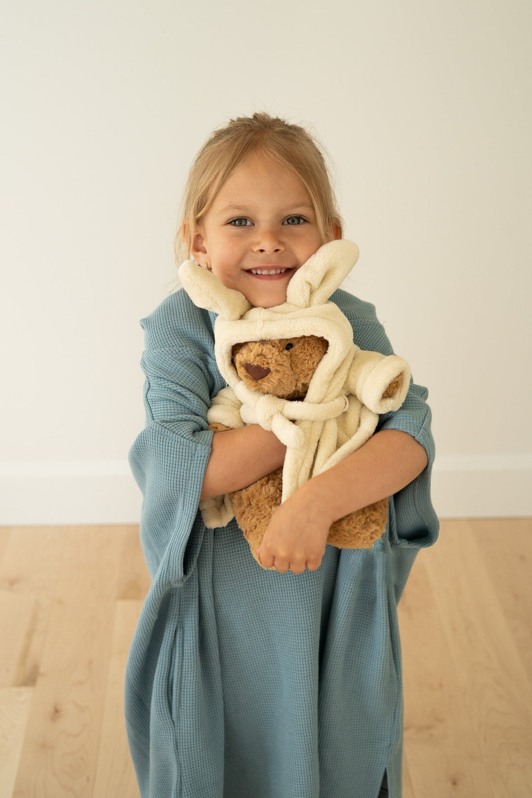 ourson Bartholomew robe de chambre Peluche Jellycat toutou