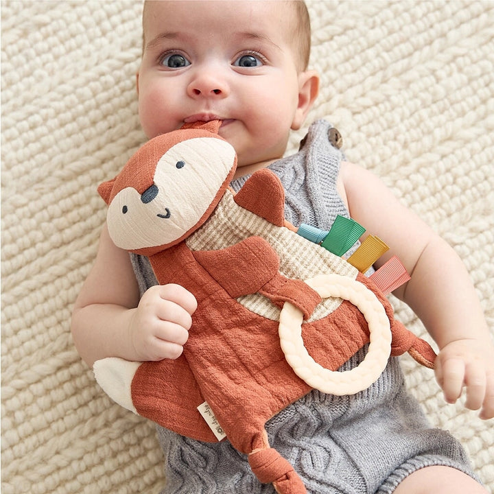 jouet sensoriel itzy ritzy renard éveil enfant touché