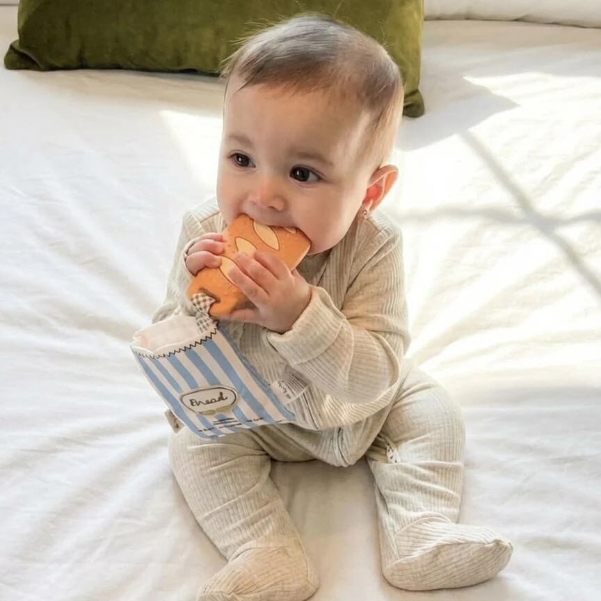 Jouet de dentition Teensy crinkle baguette Itzy Ritzy Mlle et Coco