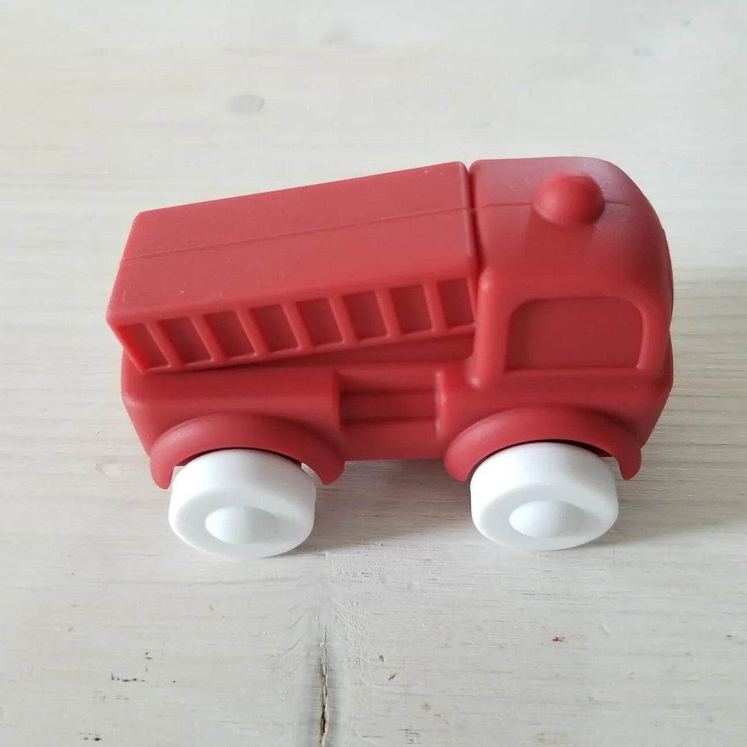 Jouet en silicone camion de pompier Création Jade Mlle et Coco