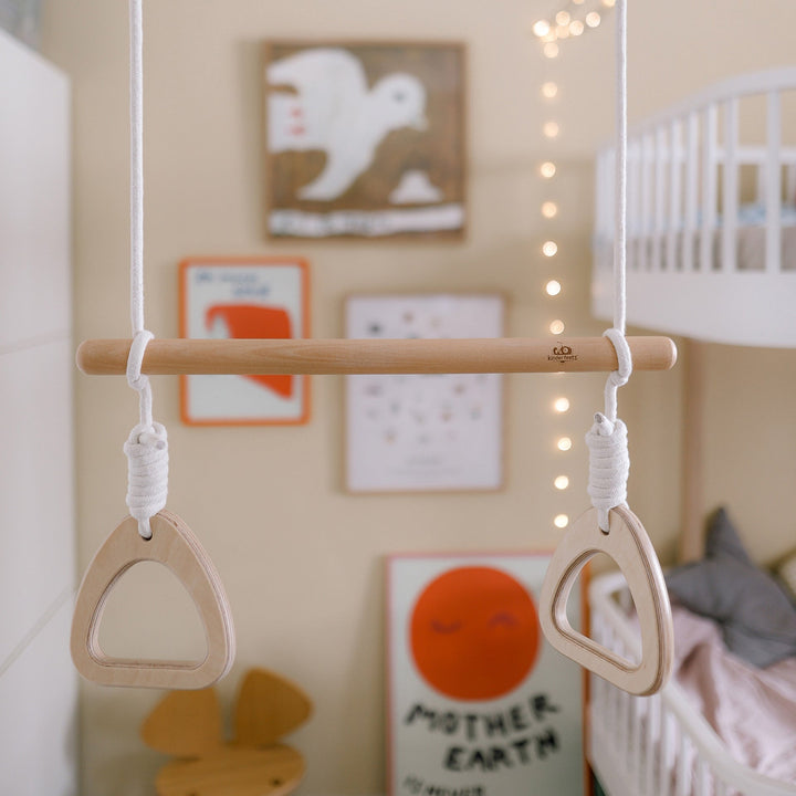 Salle de sport suspendue - Trapèze avec anneaux en bois Kinderfeets Mlle et Coco