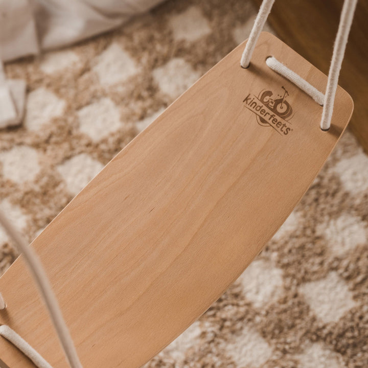 Balançoire en bois pour enfant Kinderfeets Mlle et Coco