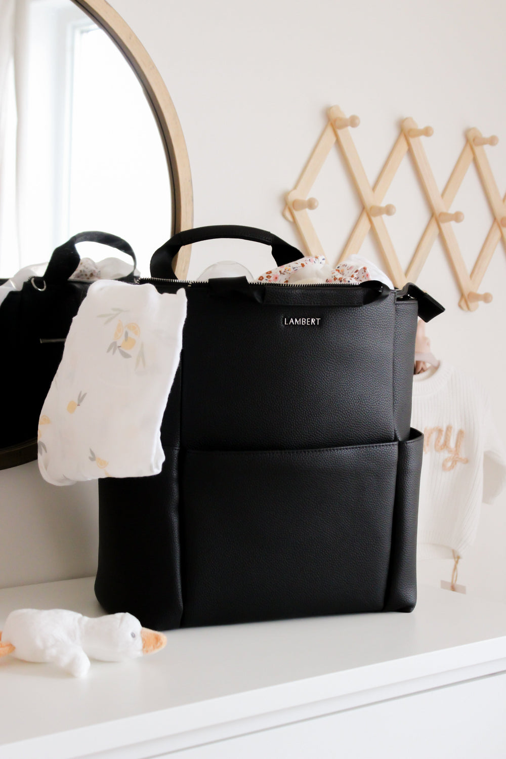 sac couche cuir vegan noir Nala Lambert produits québécois