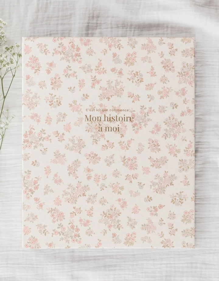 Livre de grossesse et bébé Mon histoire à moi Fleur Pastel Le petit tableau noir Mlle et Coco