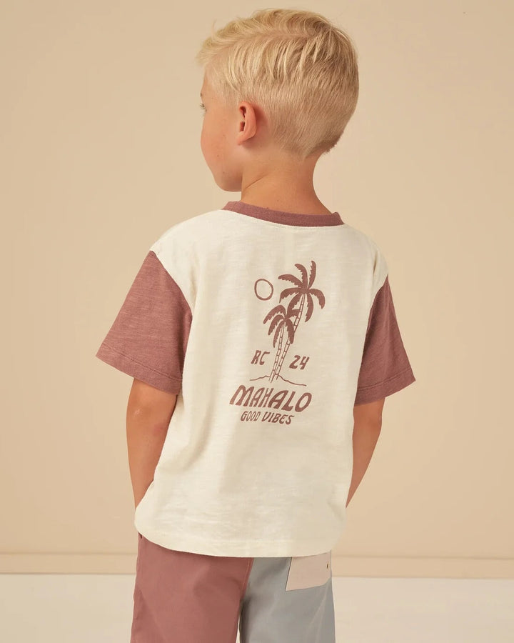 T-shirt Mahalo de Rylee &amp; Cru avec manches contrastées, vêtement enfant