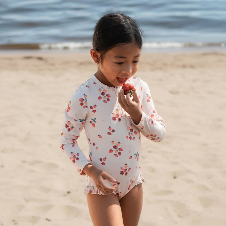 Maillot manches longues une pièce rose imprimé fraises Petit Lem Mlle et Coco
