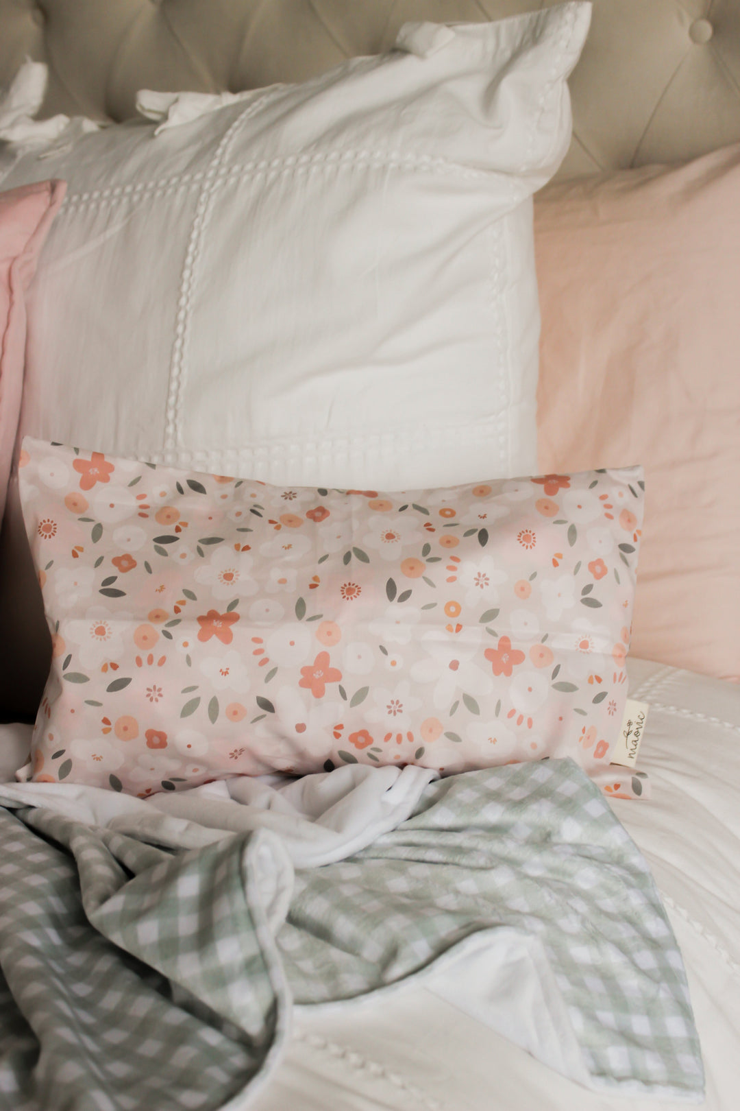 housse oreiller délicatesse floral blush Maovic Mlle et Coco