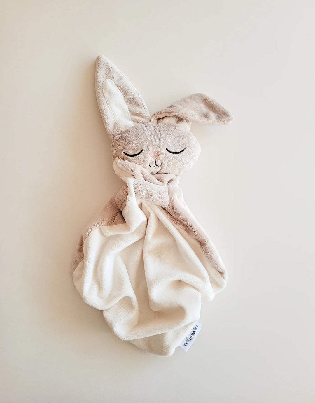 toutou doudou Lapin Marcel endormi Veille sur toi