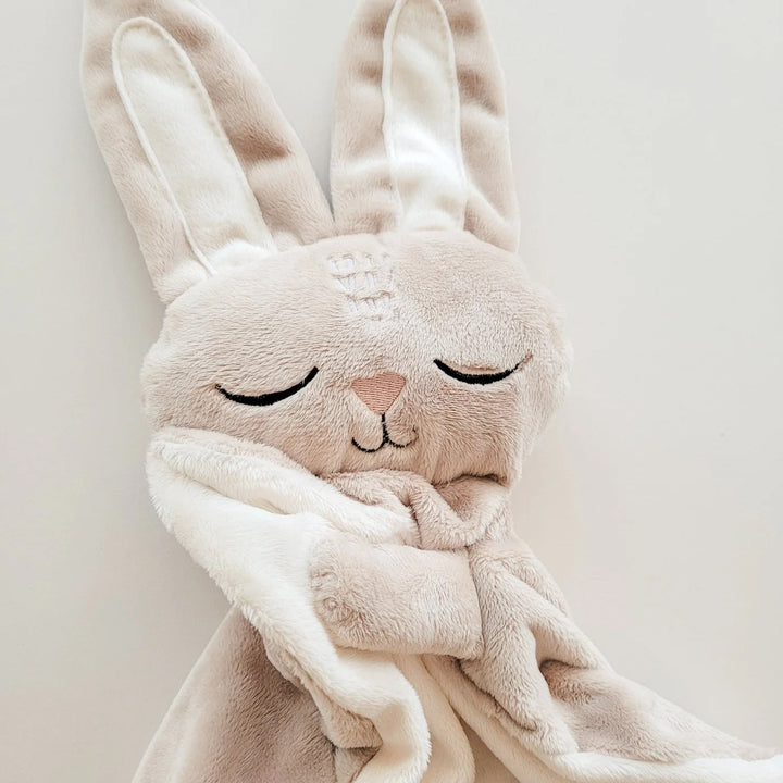 toutou doudou Lapin Marcel endormi Veille sur toi