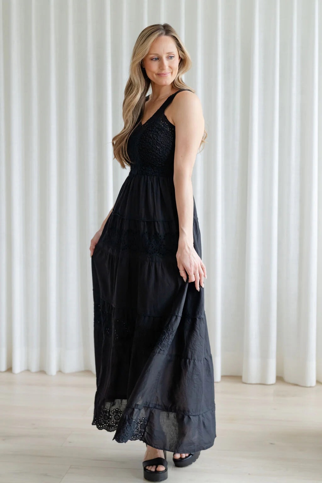 robe Rose materniter Mariana noir bohème compagnie québécoise
