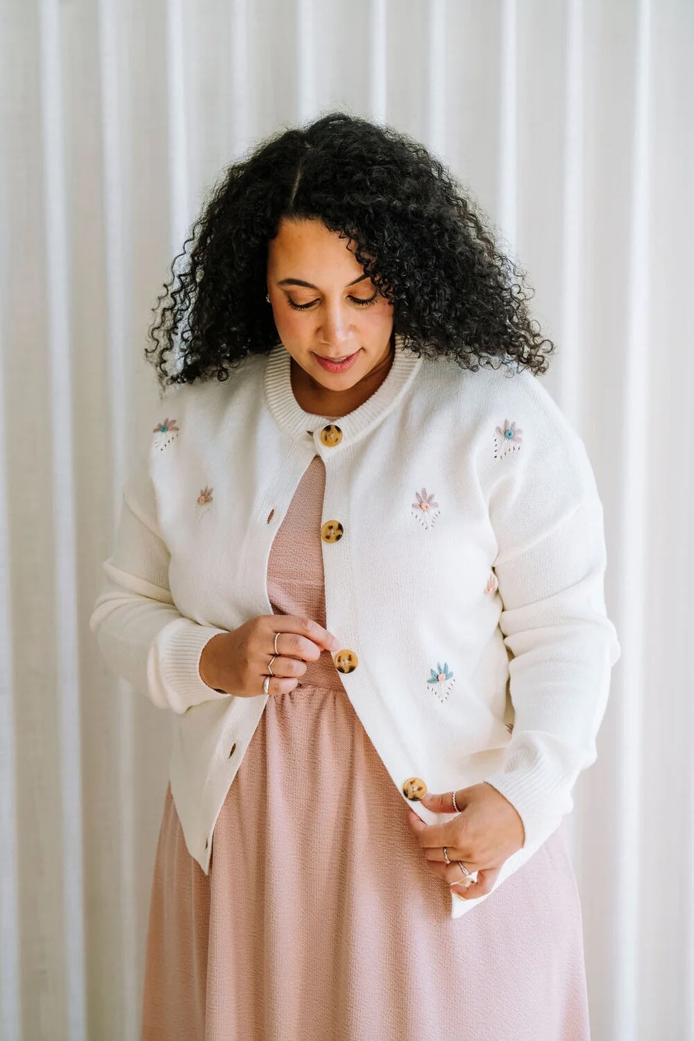 Rose maternité cardigan Martine broderie fleurs Mlle et Coco