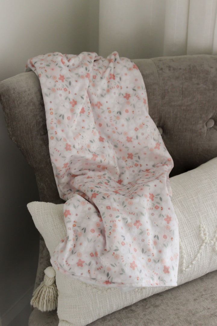 Couverture Minky délicatesse floral blush Mlle et Coco exclusivité