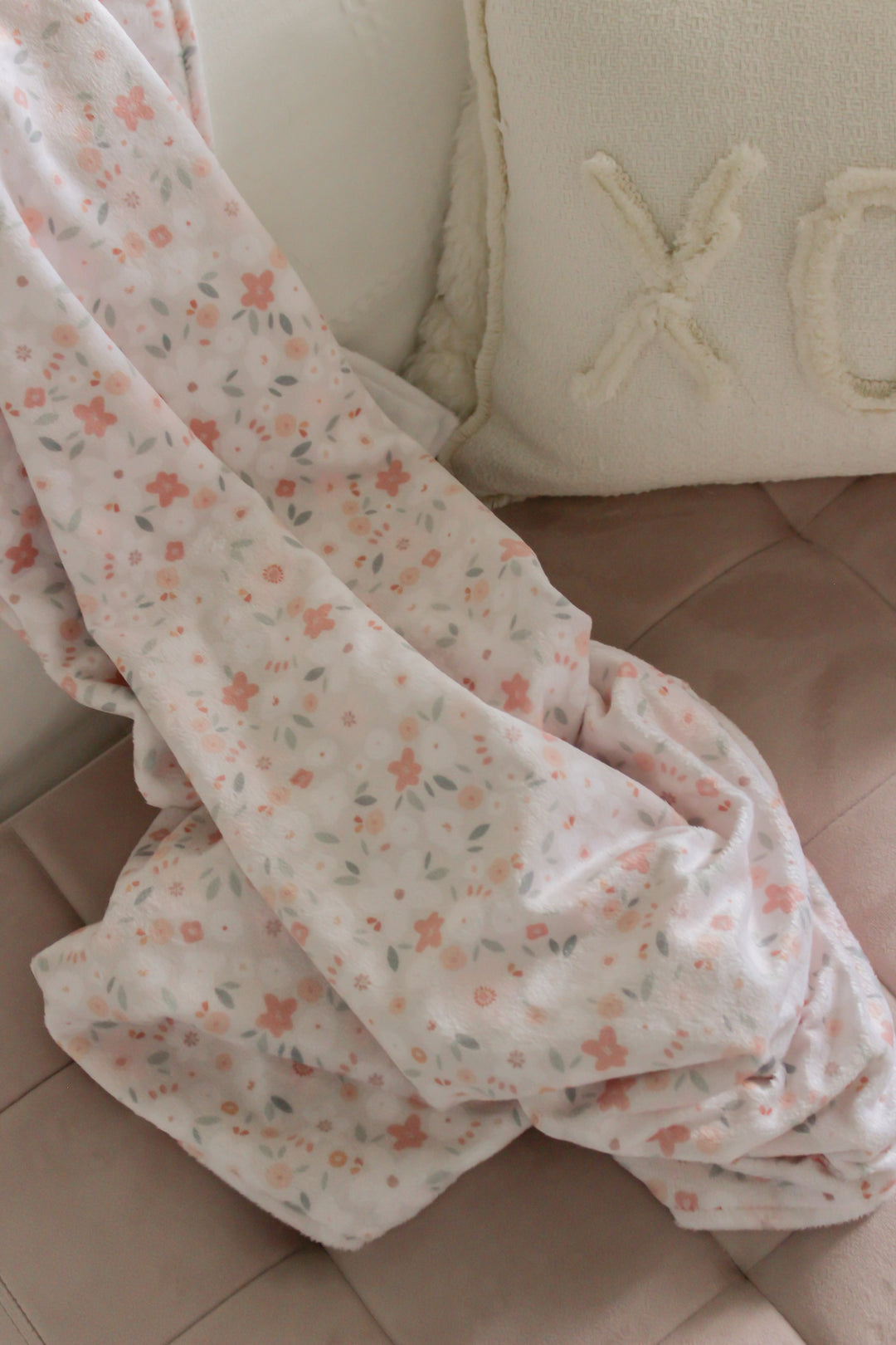 Couverture Minky délicatesse floral blush Mlle et Coco exclusivité