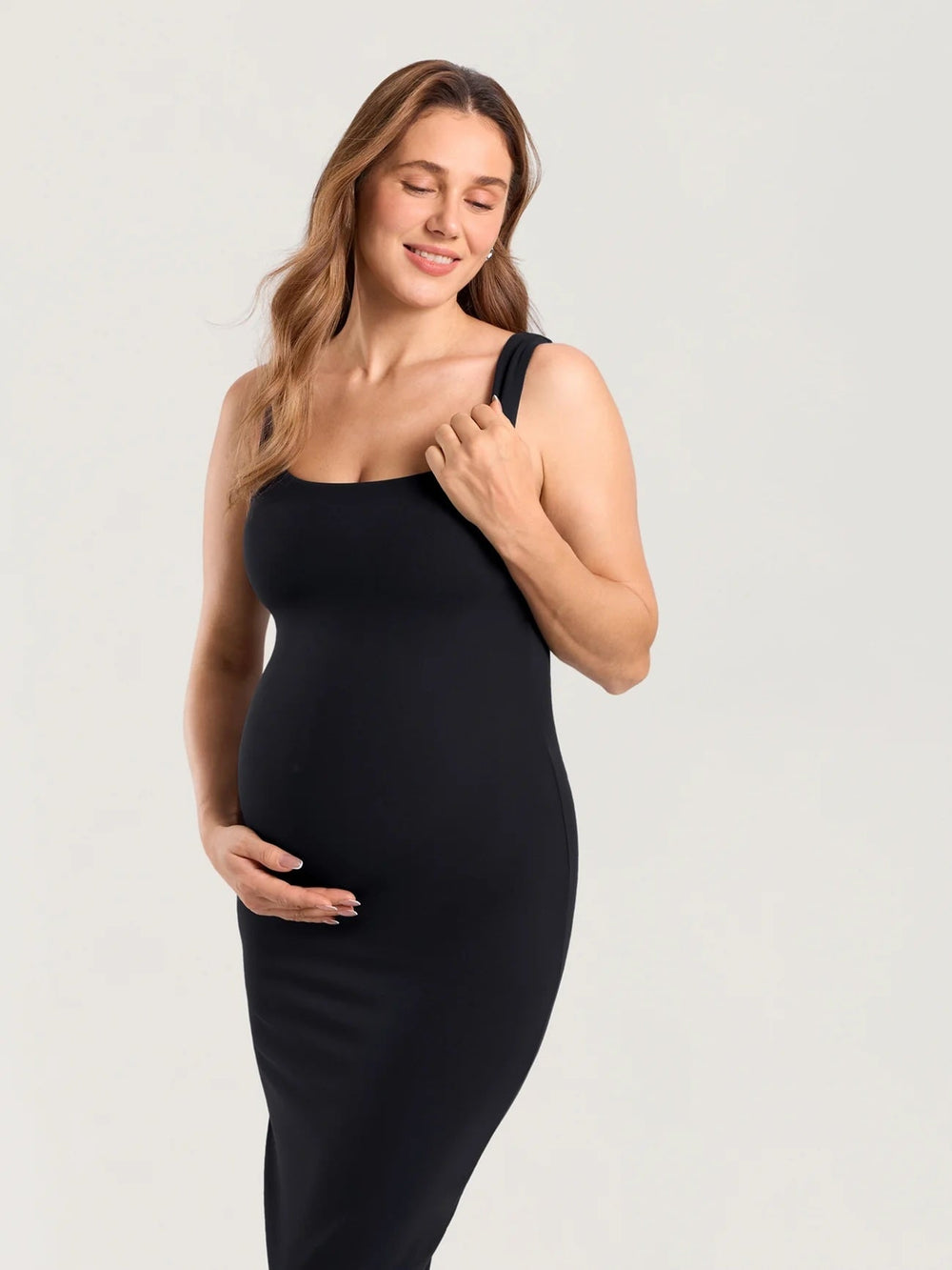 Robe midi de maternité moulante Natrelax  Fente au dos noir Momanda Mlle et Coco